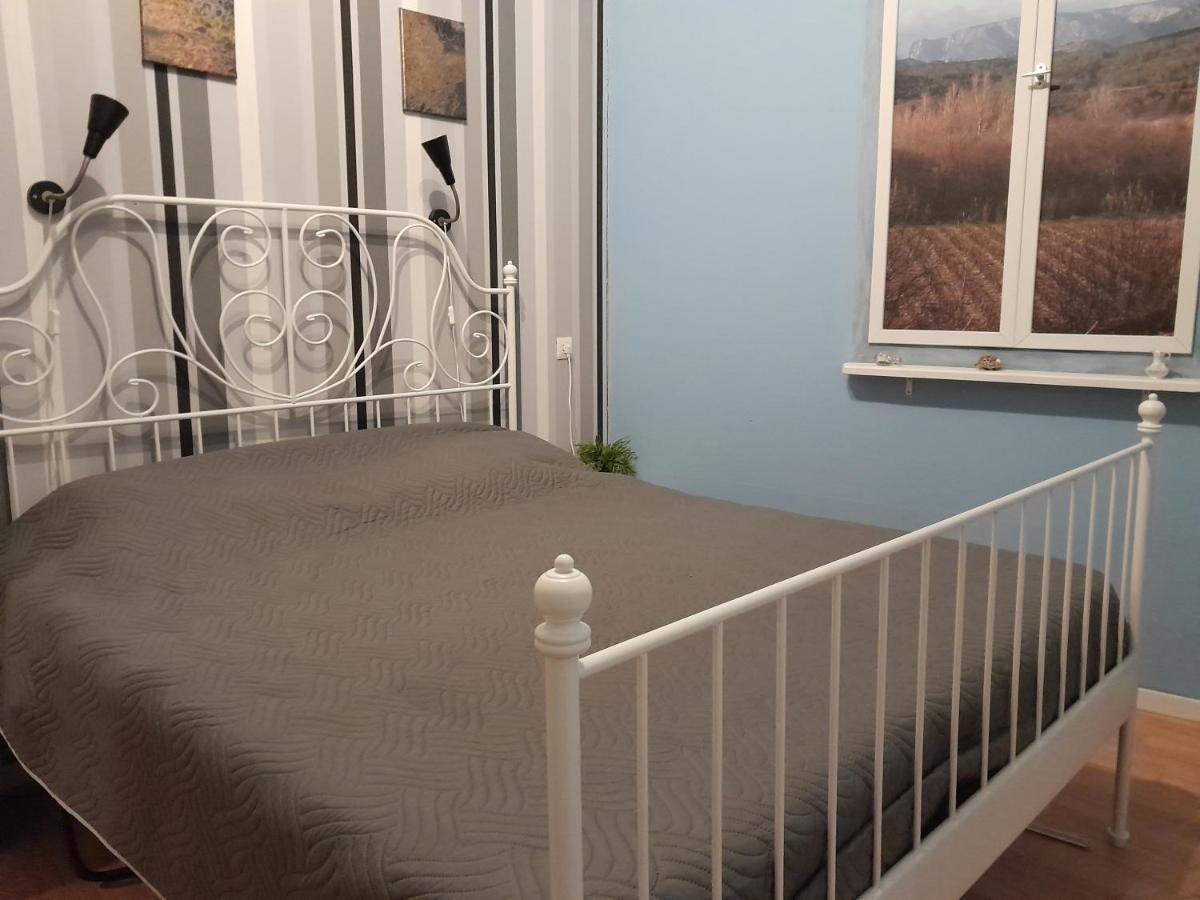 Sur La Bonnefooi Bed and Breakfast Prades-sur-Vernazobre Εξωτερικό φωτογραφία