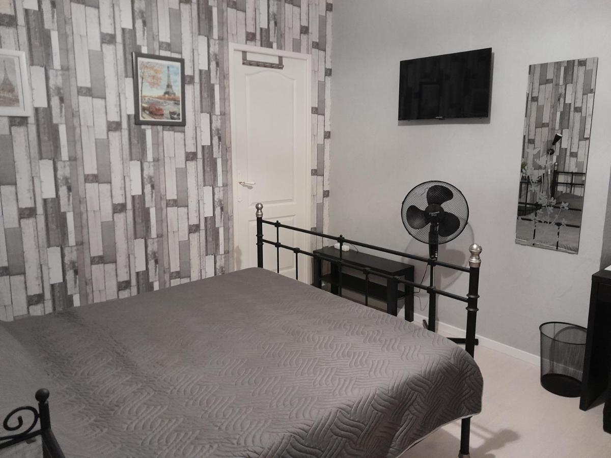 Sur La Bonnefooi Bed and Breakfast Prades-sur-Vernazobre Εξωτερικό φωτογραφία