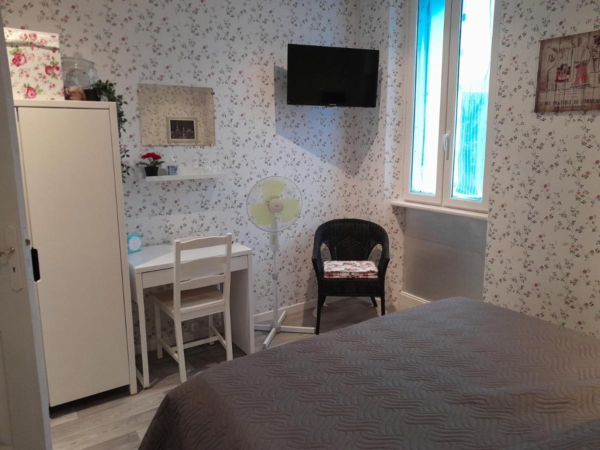 Sur La Bonnefooi Bed and Breakfast Prades-sur-Vernazobre Εξωτερικό φωτογραφία