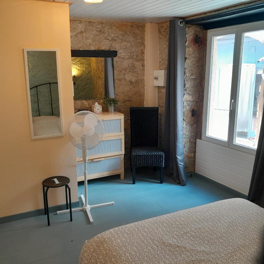 Sur La Bonnefooi Bed and Breakfast Prades-sur-Vernazobre Εξωτερικό φωτογραφία
